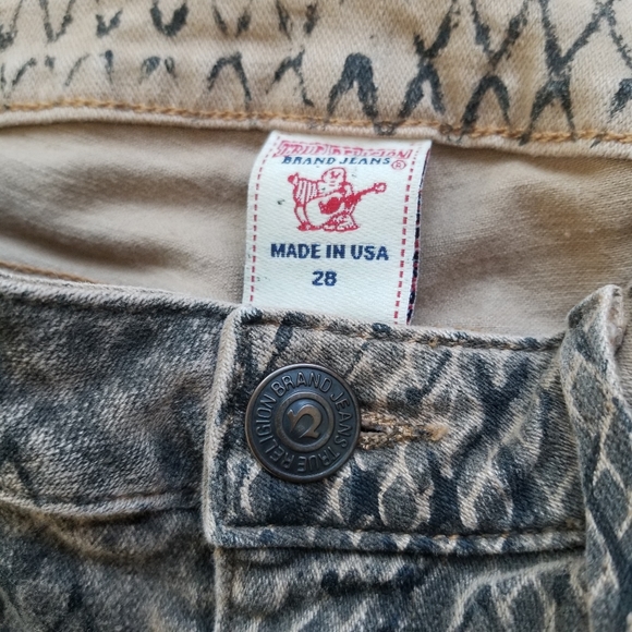 🌸 True Religion Halle Mojave Snake Print Cropped Skinny Jeans Pants Size 28 - Picture 3 of 6